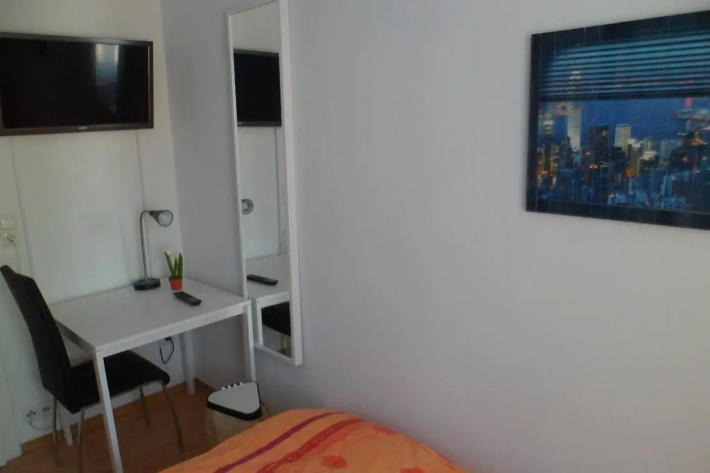1Azimmervermietung Hannover/Zentrum 2*, Hannover Germania